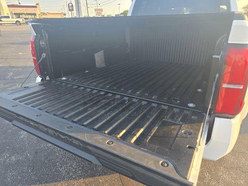 Used 2024 Toyota Tacoma SR5 AWD/4WD image 11
