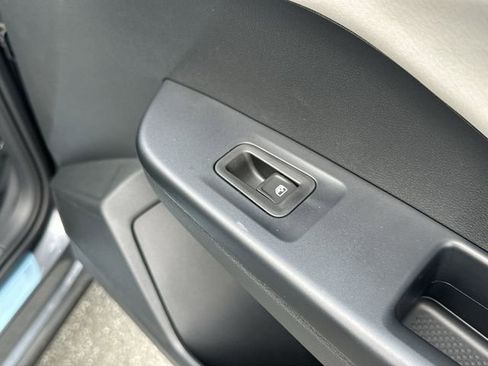 New 2026 Volkswagen Taos SE image 32