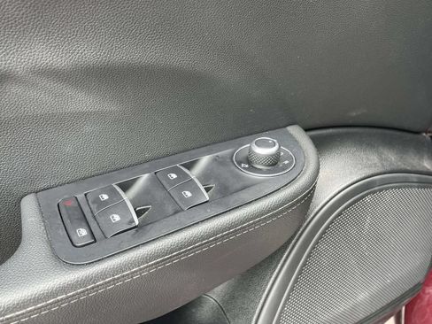Used 2017 Alfa Romeo Giulia AWD image 32