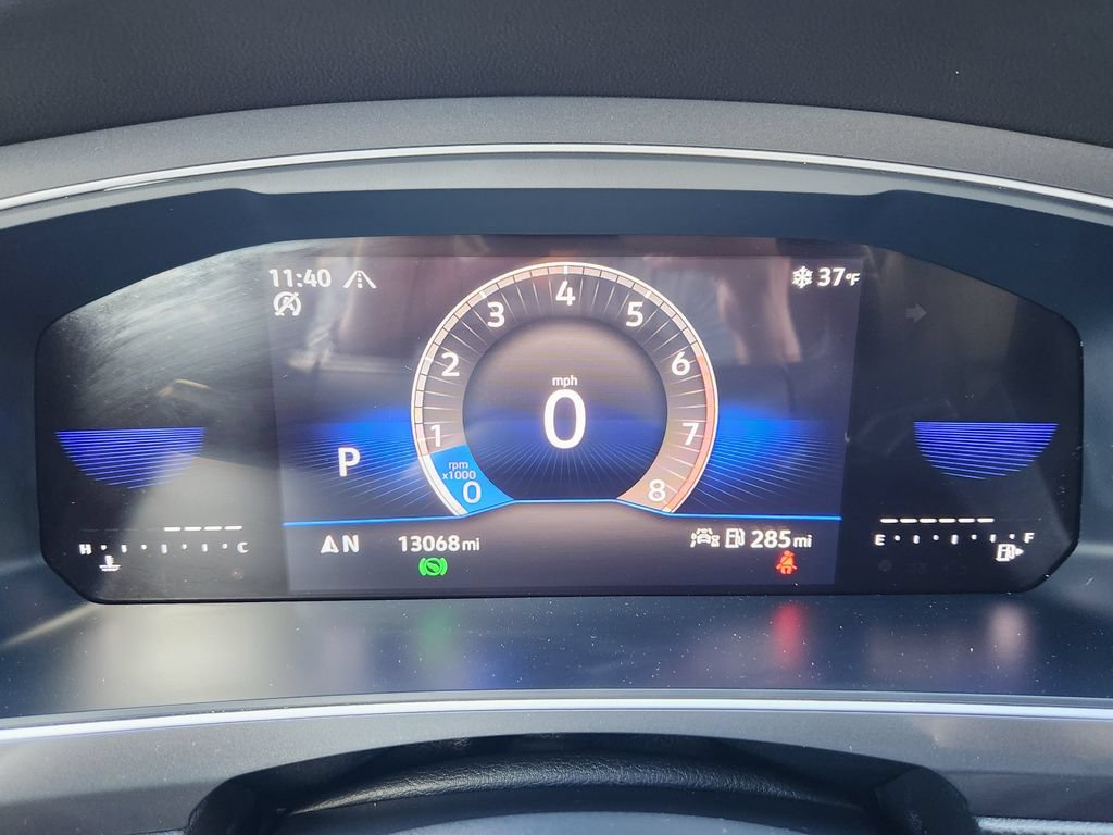 Certified 2024 Volkswagen Tiguan SE R-Line AWD/4WD image 17