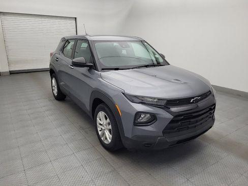 Used 2021 Chevrolet TrailBlazer LS w/ LPO, Blackout Package FWD image 13