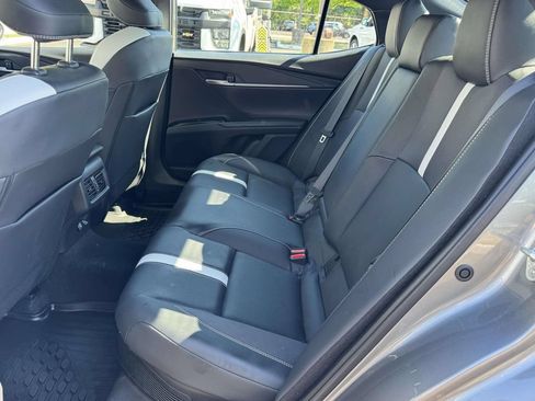 Used 2025 Toyota Camry SE FWD image 17