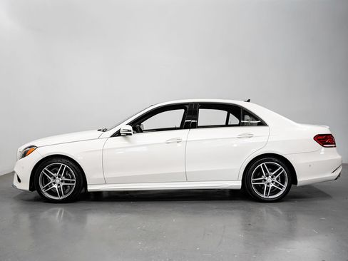 Used 2015 Mercedes-Benz E 400 Sedan image 7