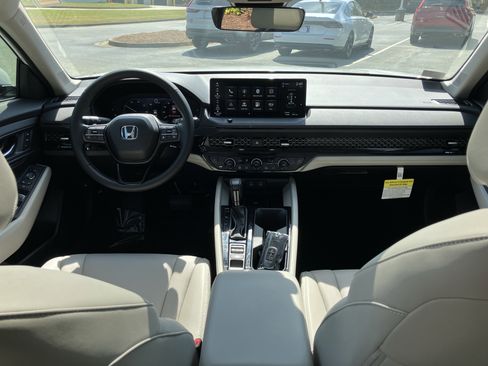 Certified 2025 Honda Accord EX-L image 33