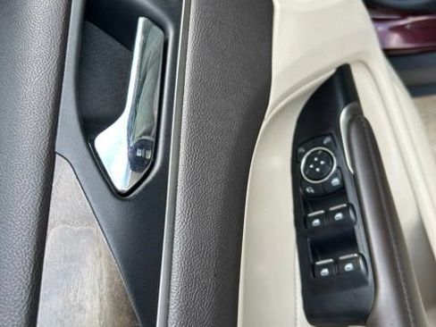 Used 2017 Lincoln MKC Reserve w/ Lincoln MKC Climate Package FWD image 11