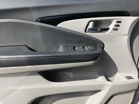 Used 2019 Honda Pilot Elite image 23