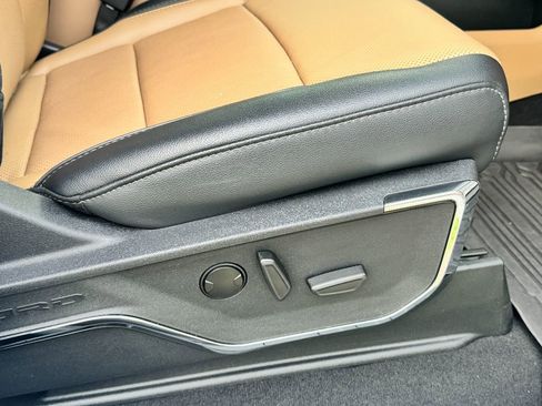 Used 2024 Ford F250 Lariat w/ Chrome Package image 36