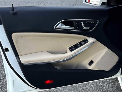 Used 2018 Mercedes-Benz CLA 250 image 20