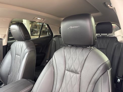 Used 2023 Buick Envision Avenir image 21