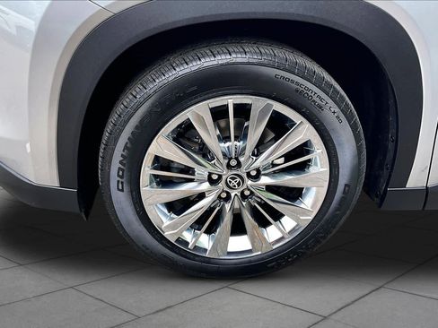 Certified 2024 Toyota Grand Highlander AWD image 11