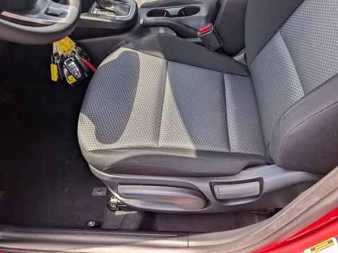 Used 2023 Kia Soul LX w/ LX Technology Package FWD image 21