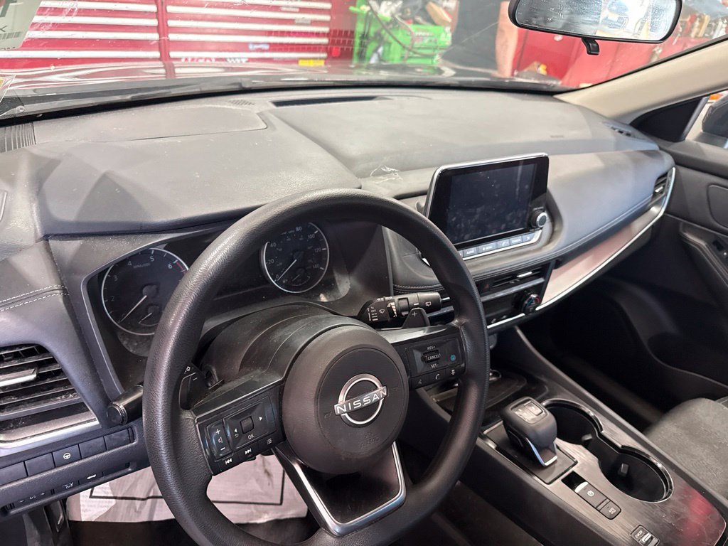 Used 2024 Nissan Rogue SV FWD image 9