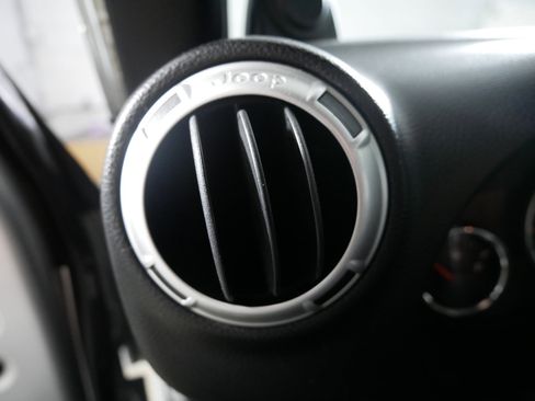 Used 2011 Jeep Wrangler Sahara w/ Dual Top Group image 26