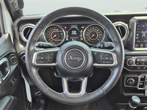 Used 2022 Jeep Wrangler Unlimited Sahara w/ Cold Weather Group AWD/4WD image 12