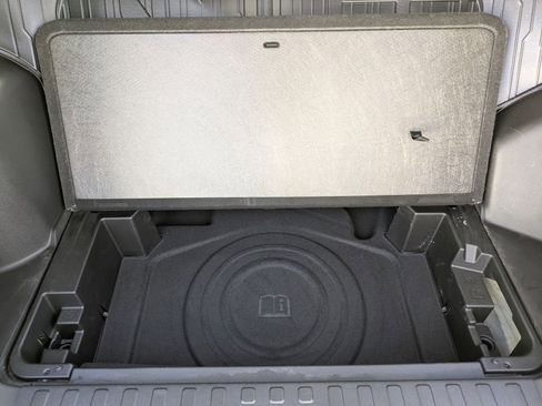 Used 2023 GMC Terrain AT4 image 34