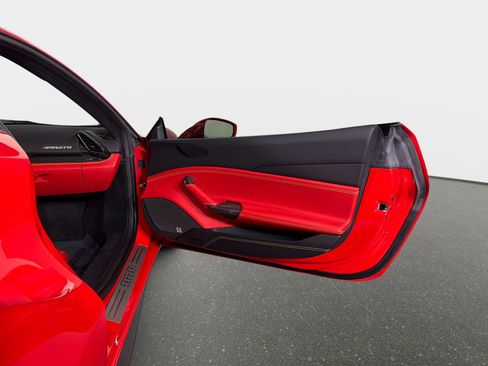 Used 2019 Ferrari 488 GTB RWD image 26