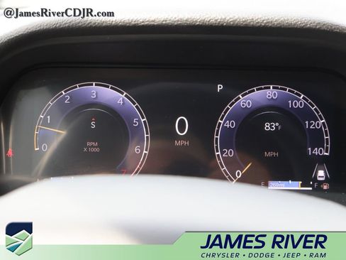 Used 2025 Jeep Grand Cherokee Altitude AWD/4WD image 29