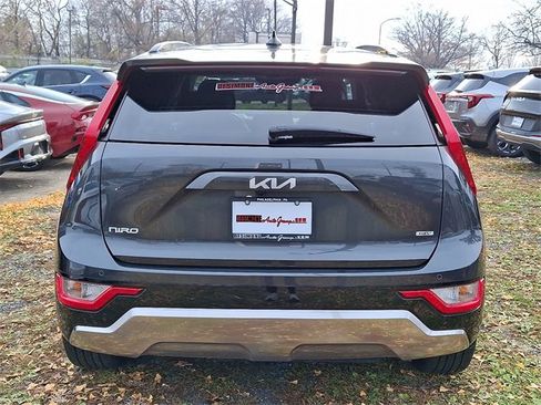 Certified 2025 Kia Niro EX Touring image 5