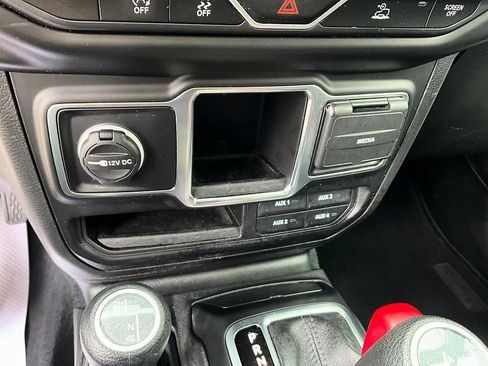 Used 2022 Jeep Wrangler Sport AWD/4WD image 22