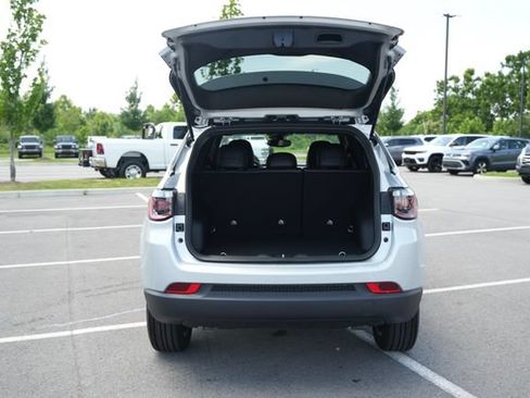 New 2026 Jeep Compass Latitude AWD/4WD image 15