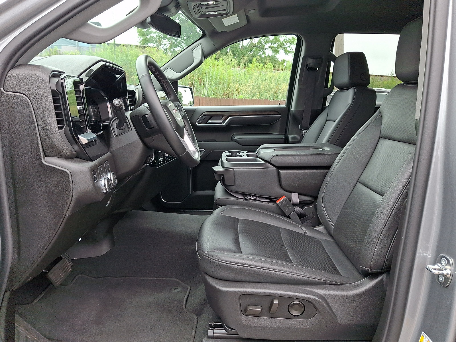 Certified 2026 GMC Sierra 1500 SLT AWD/4WD image 13
