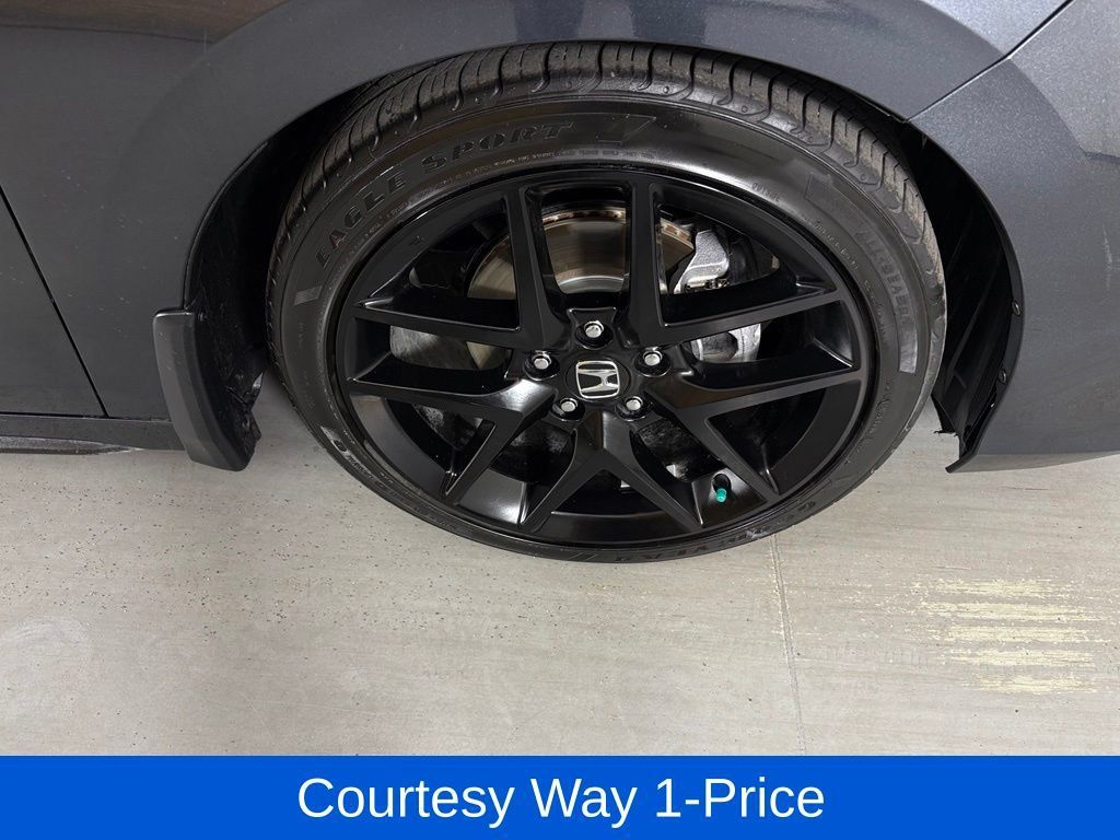 Used 2025 Honda Civic Sport image 12
