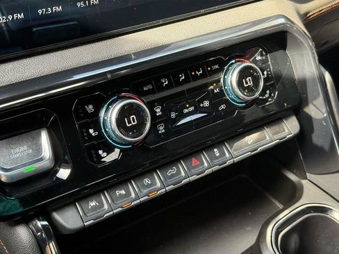 Used 2023 GMC Sierra 1500 AT4 w/ AT4 Preferred Package AWD/4WD image 28