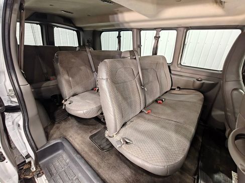 Used 2016 Chevrolet Express 3500 LT w/ LT Preferred Equipment Group RWD image 22
