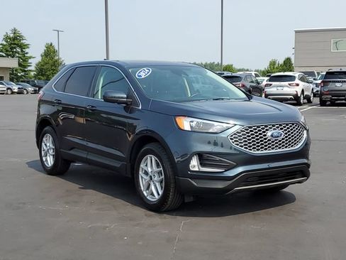 Certified 2024 Ford Edge SEL w/ Convenience Package AWD/4WD image 2