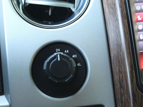 Used 2013 Ford F150 Lariat w/ Luxury Equipment Group AWD/4WD image 31