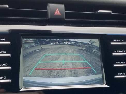 Used 2018 Toyota Camry LE image 15