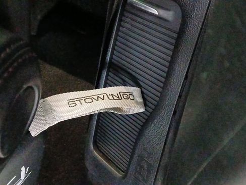 Used 2020 Chrysler Pacifica Limited image 17