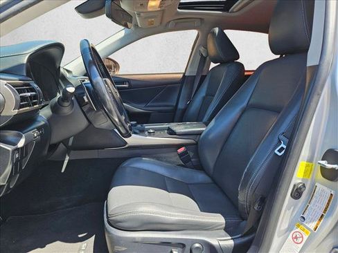 Used 2017 Lexus IS 200t RWD image 11