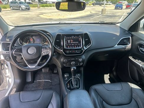 Used 2021 Jeep Cherokee Limited w/ Elite Package AWD/4WD image 13