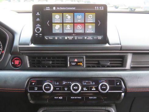 Used 2024 Honda Pilot TrailSport image 41