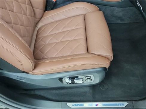 Used 2026 BMW X5 sDrive40i w/ M Sport Package image 23