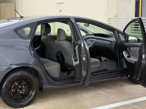Used 2015 Toyota Prius Two FWD image 19