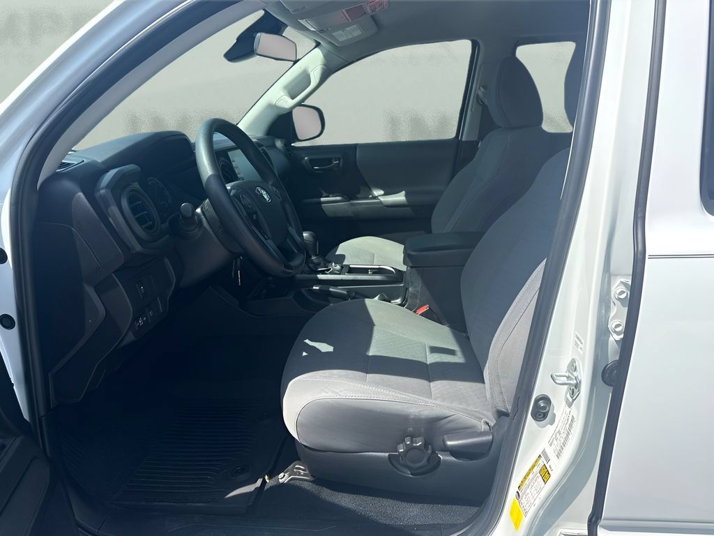 Used 2022 Toyota Tacoma SR AWD/4WD image 9