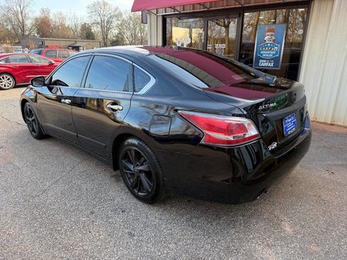 Used 2015 Nissan Altima 2.5 SV w/ Convenience Package image 6