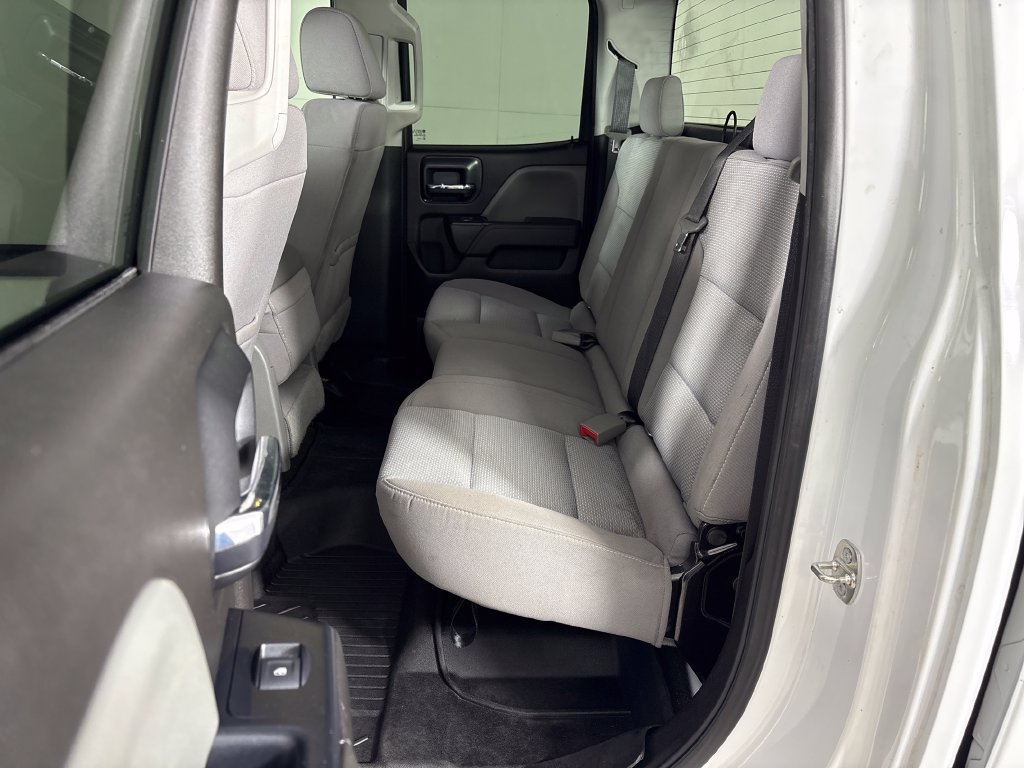 Used 2018 Chevrolet Silverado 1500 Custom w/ Custom Convenience Package RWD image 27