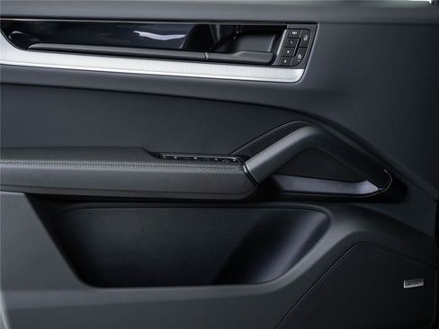 Certified 2026 Porsche Cayenne Coupe AWD/4WD image 6
