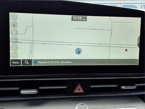 Used 2025 Hyundai Elantra Limited FWD image 18