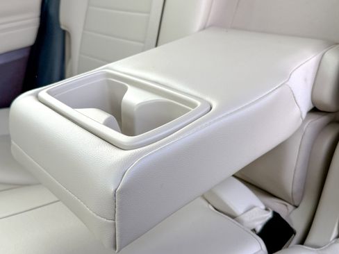 Used 2022 Toyota Highlander XLE image 33