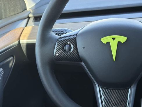 Used 2023 Tesla Model Y Performance image 13