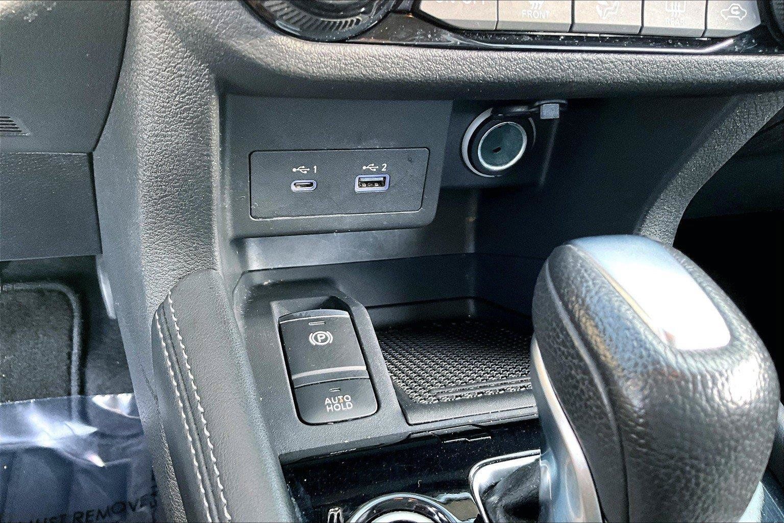 Used 2021 Nissan Kicks SR w/ SR Premium Package FWD image 30
