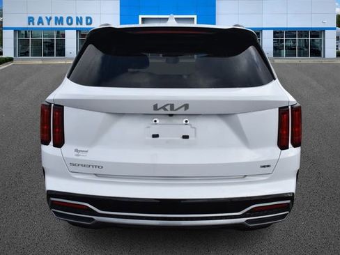 Used 2023 Kia Sorento SX image 4