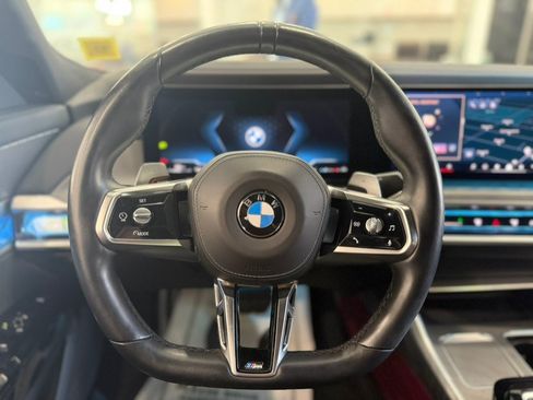 Used 2024 BMW 740i w/ Premium Package 2 RWD image 28