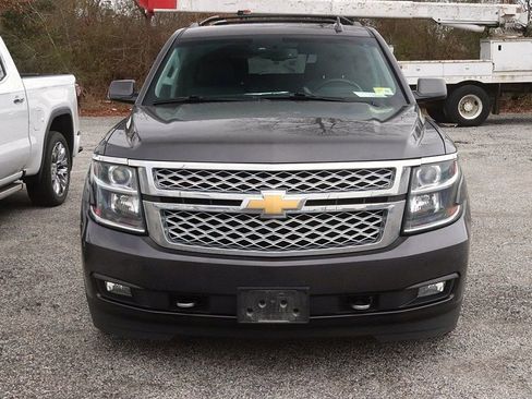 Used 2017 Chevrolet Suburban LT w/ LT Signature Package image 2