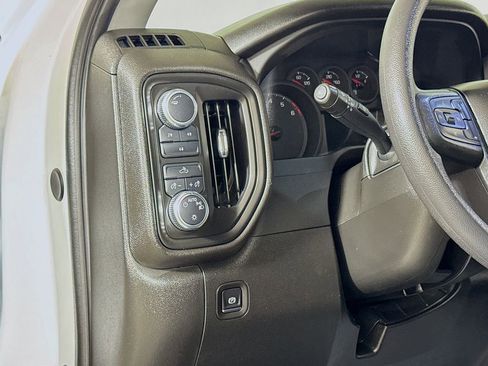 Used 2025 GMC Sierra 2500 Pro w/ Convenience Package image 8
