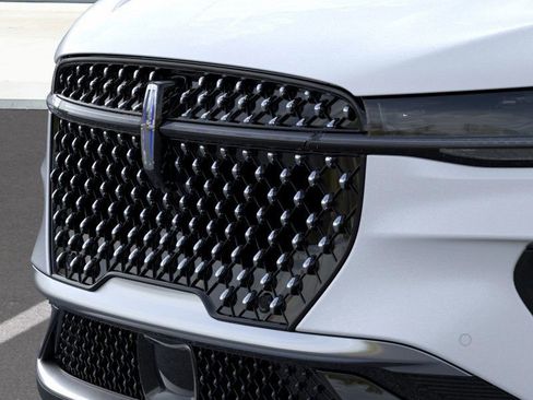 New 2026 Lincoln Nautilus Premier image 17